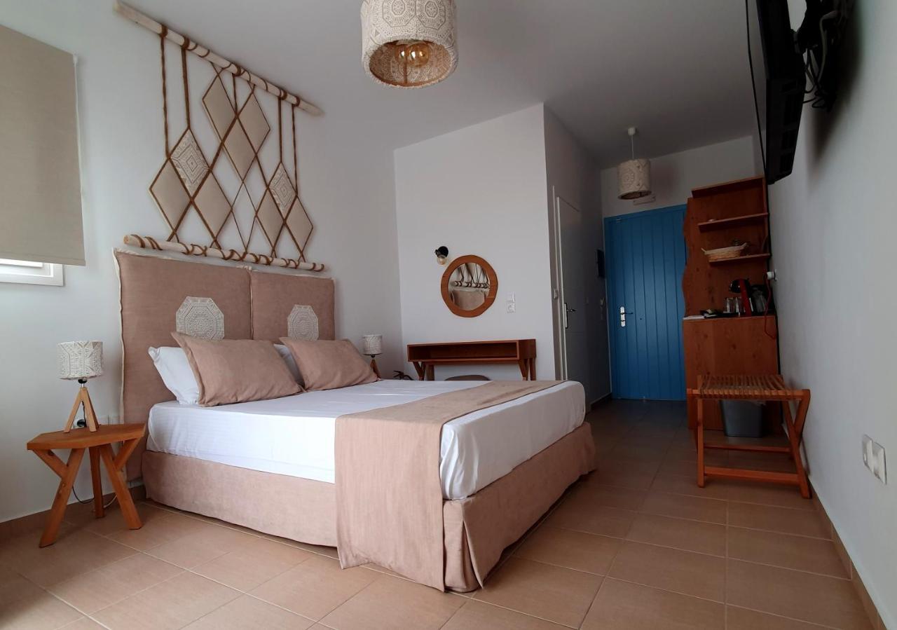 Sarakiniko Rooms Adamantas  Exterior photo