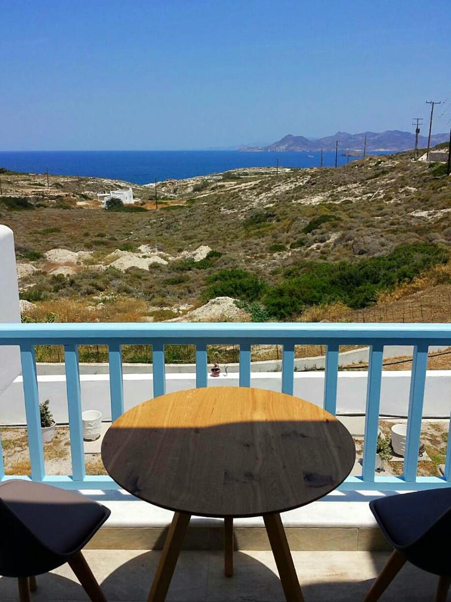 Sarakiniko Rooms Adamantas  Exterior photo