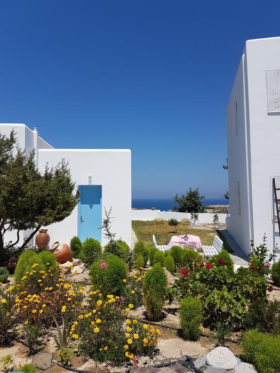 Sarakiniko Rooms Adamantas  Exterior photo