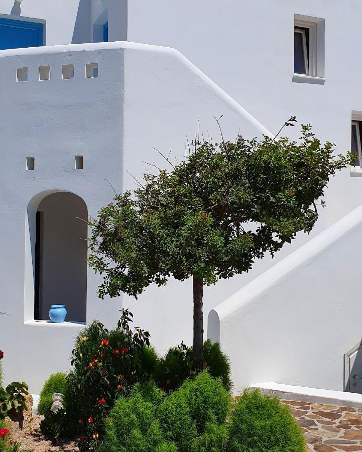 Sarakiniko Rooms Adamantas  Exterior photo